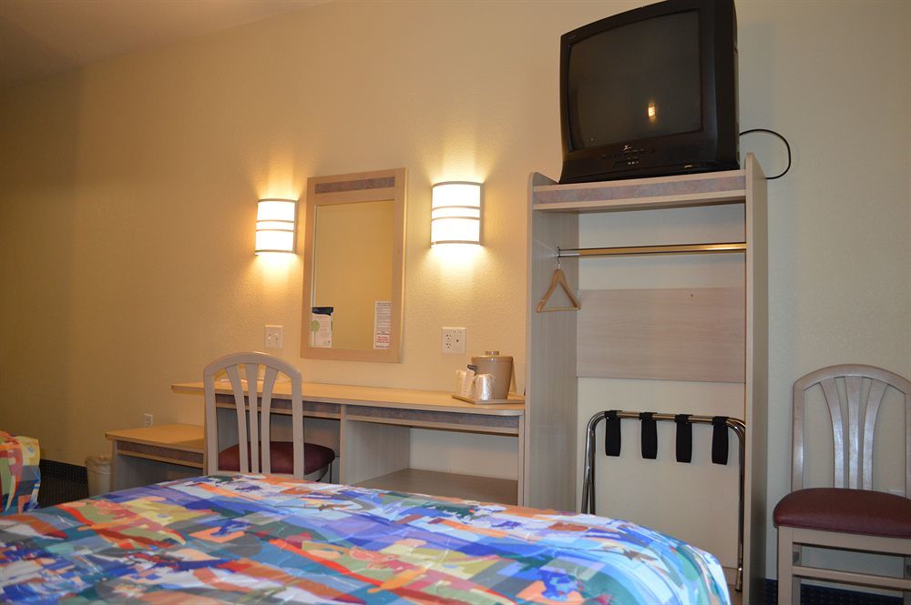 Motel 6-Anchorage, Ak - Midtown Bagian luar foto